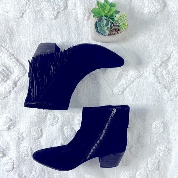 Seychelles Weekender By Anthropologie Black Suede Fringe Ankle Boots Size 9 - Picture 4 of 11